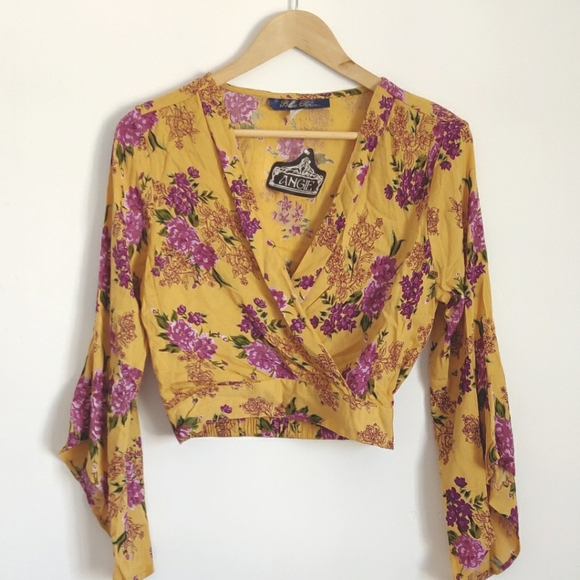 FINAL SALE 🆕 BOHO FLORAL TOP - Picture 1 of 10